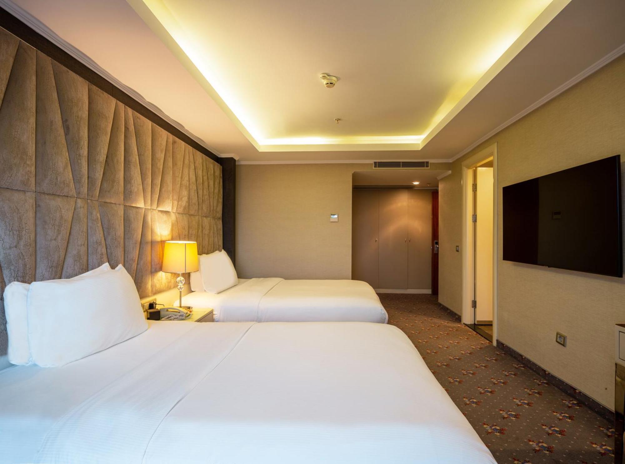 Doubletree By Hilton Izmir - Alsancak Hotel Екстериор снимка