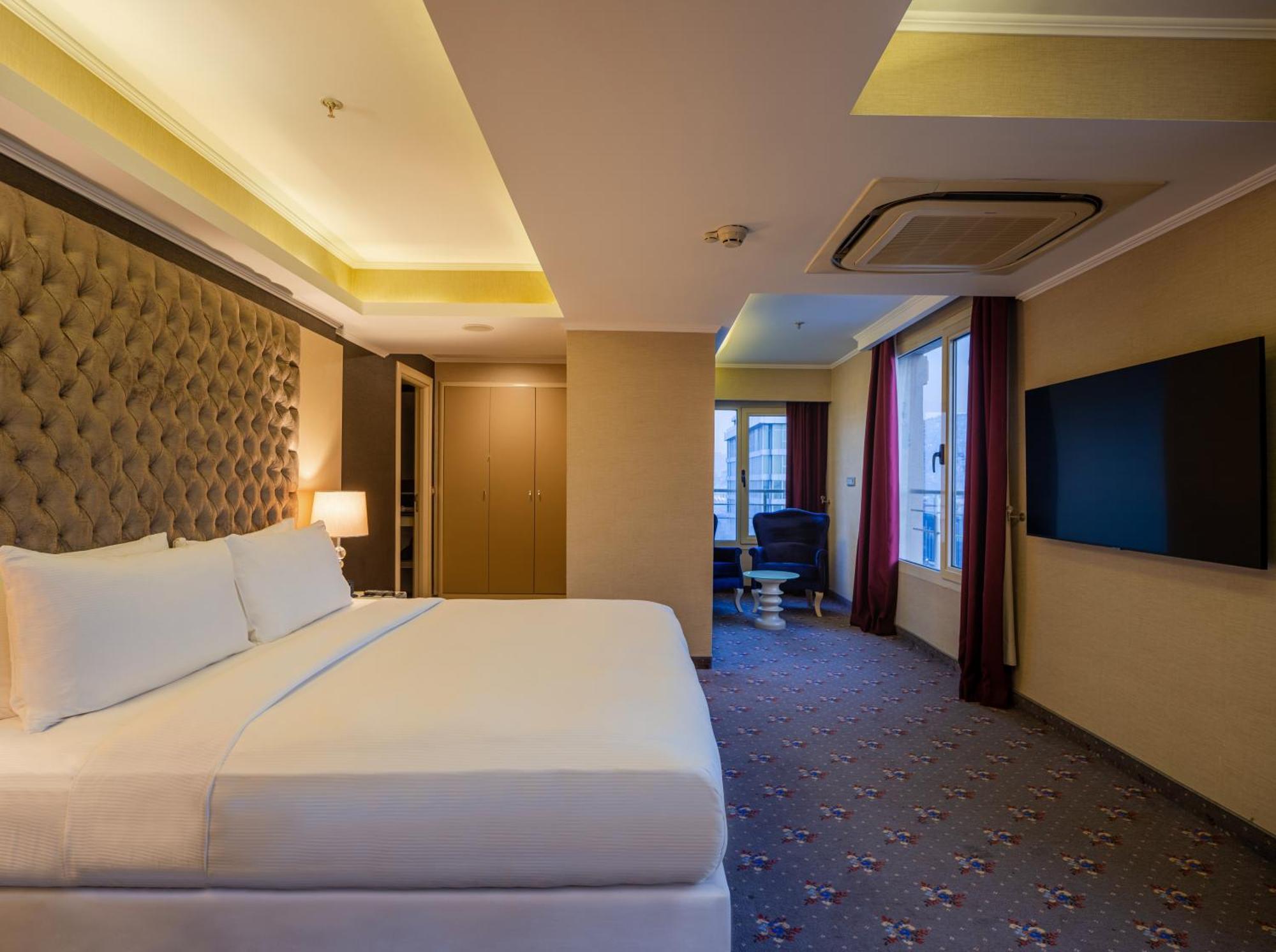 Doubletree By Hilton Izmir - Alsancak Hotel Екстериор снимка