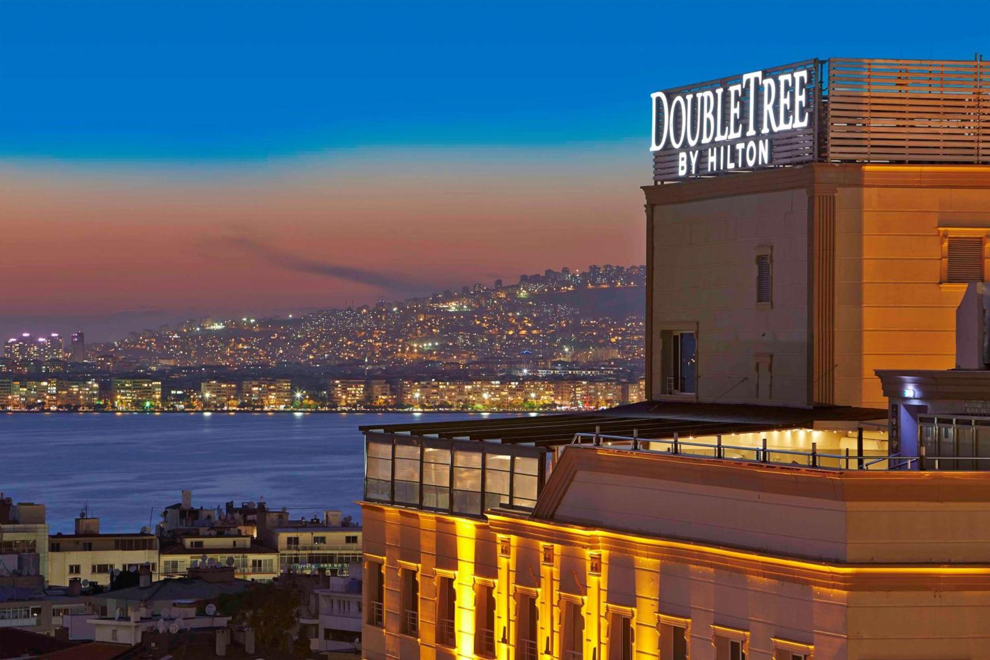 Doubletree By Hilton Izmir - Alsancak Hotel Екстериор снимка