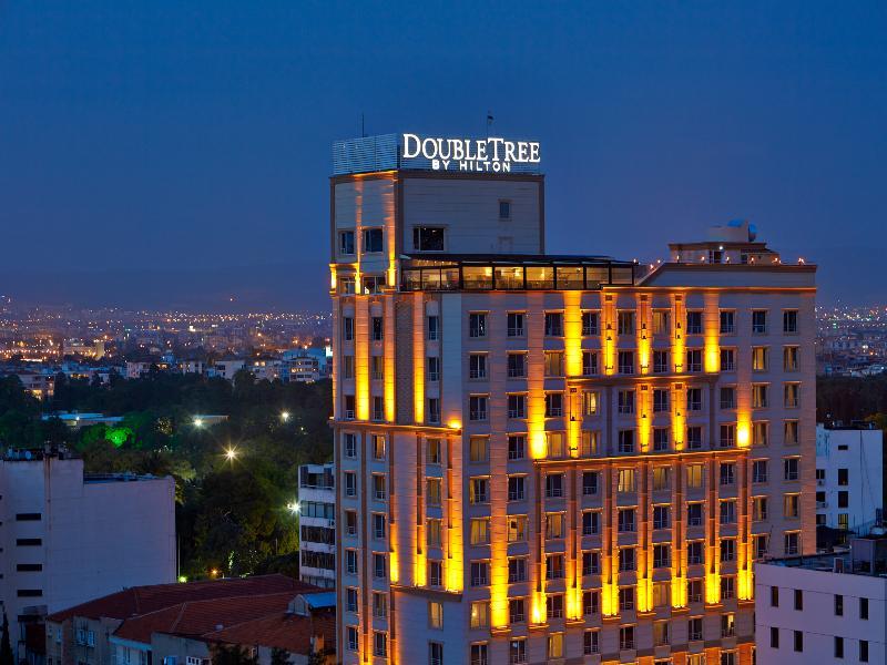 Doubletree By Hilton Izmir - Alsancak Hotel Екстериор снимка